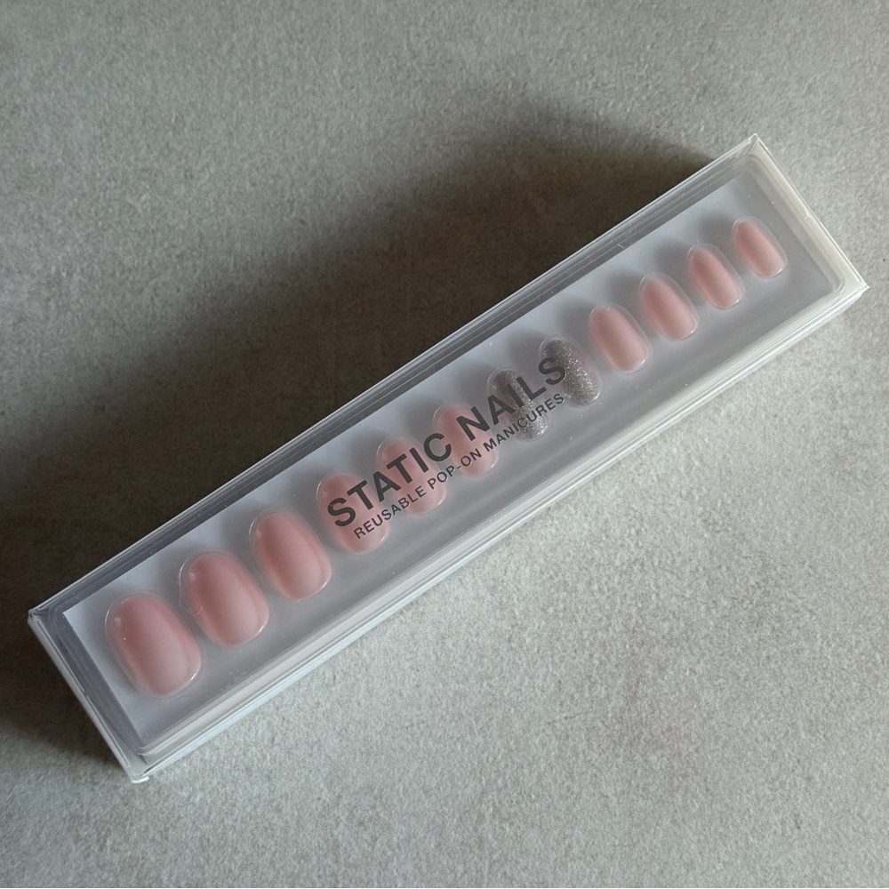 Static Nails Reusable Pop-On Manicure in Ballerina Round – Soft Pink